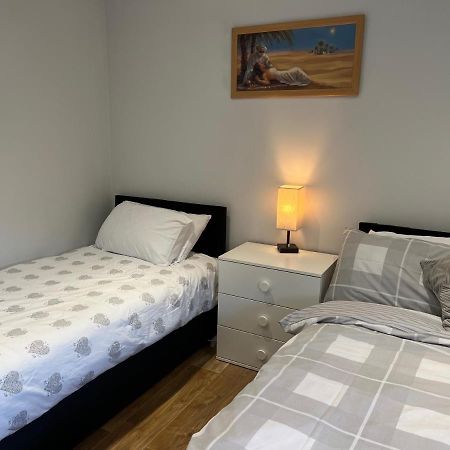 The Grande Residence - Close To Central London & Next To Northfield Tube Station Hanwell Zewnętrze zdjęcie