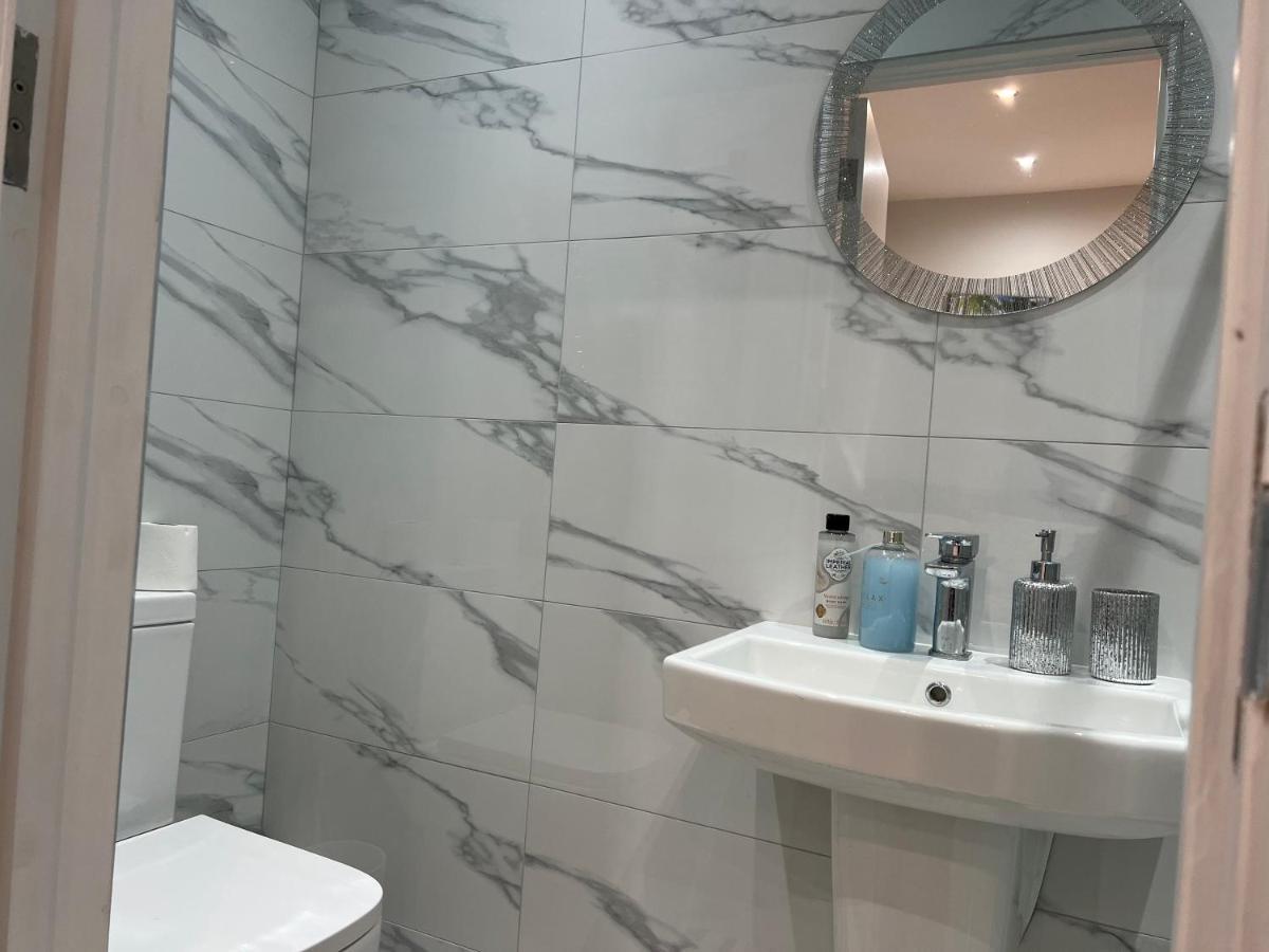 The Grande Residence - Close To Central London & Next To Northfield Tube Station Hanwell Zewnętrze zdjęcie