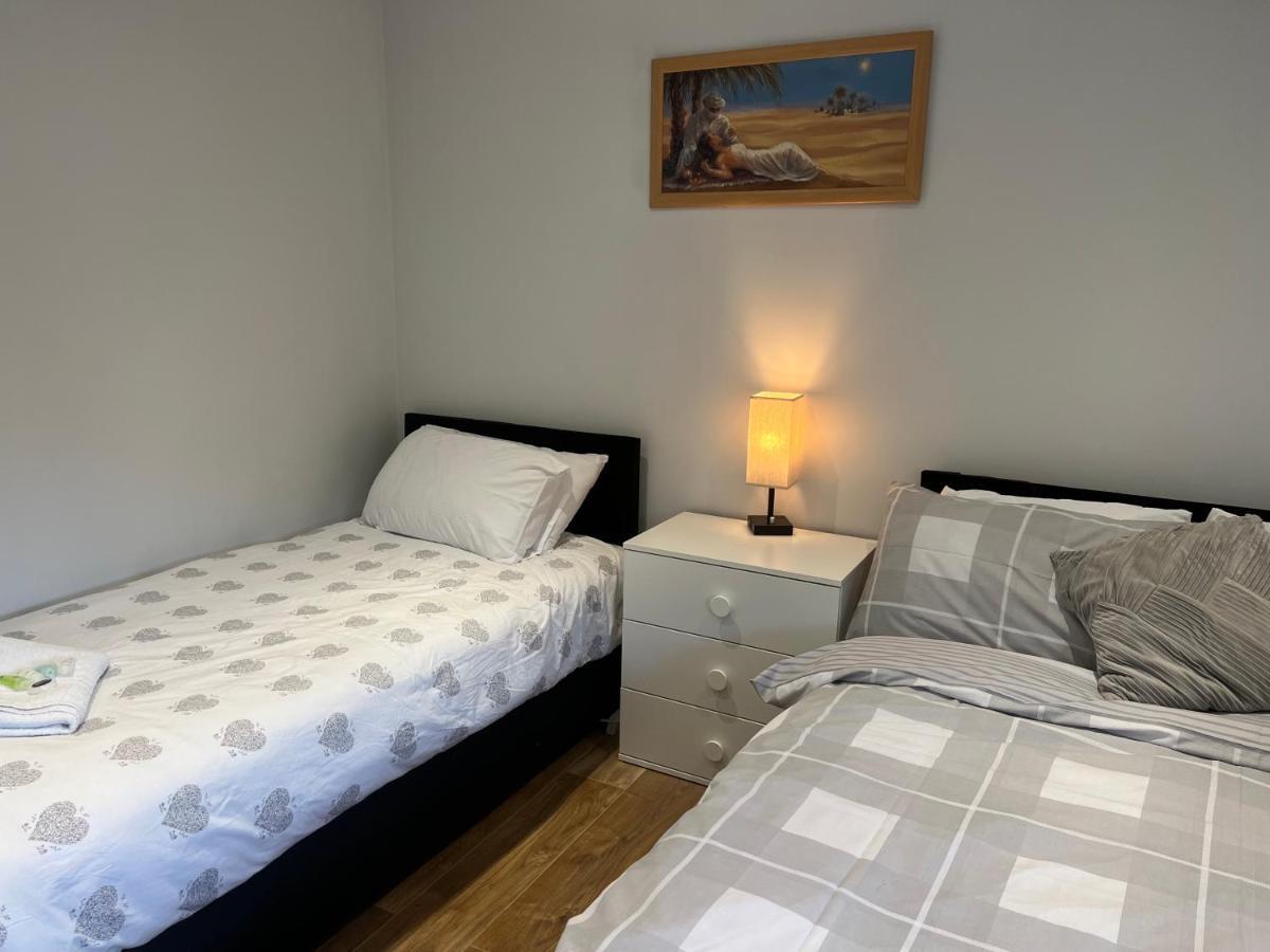 The Grande Residence - Close To Central London & Next To Northfield Tube Station Hanwell Zewnętrze zdjęcie
